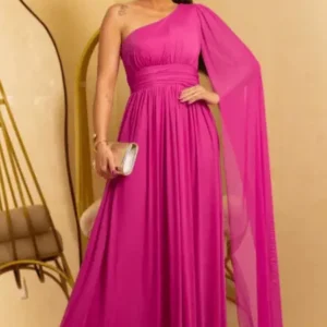 Vestido longo de tule manga capa