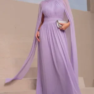 Vestido longo de tule con gola e manga capa