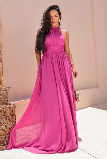 Vestido longo de tule con gola